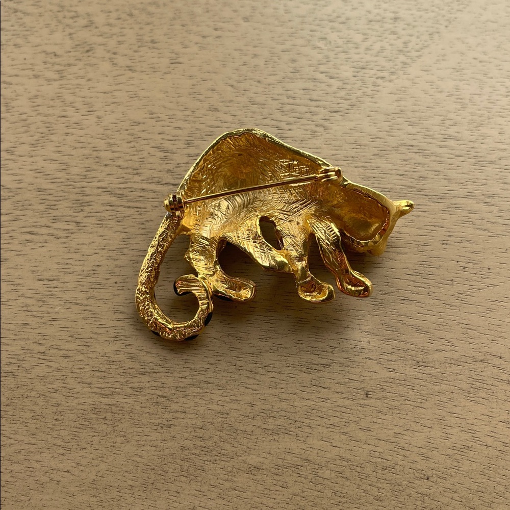 Gold and Black Leopard Brooch - Picture 3 of 3